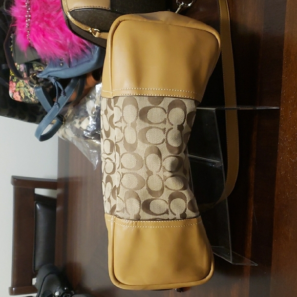 Awesome NWOT bag! - Picture 3 of 6